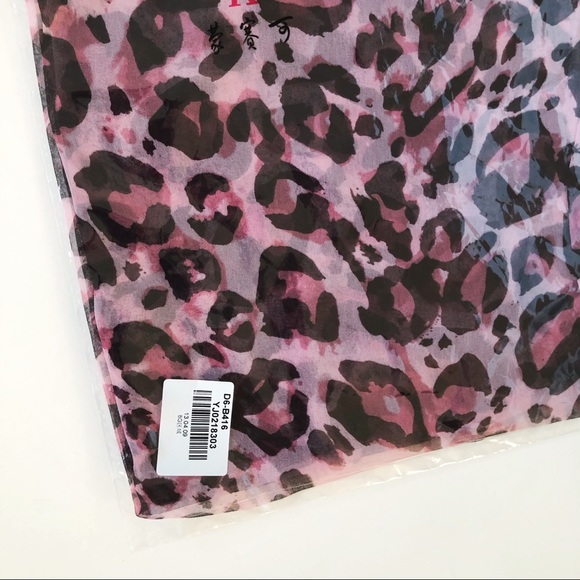 Pink Leopard Print Scarf - Picture 4 of 8